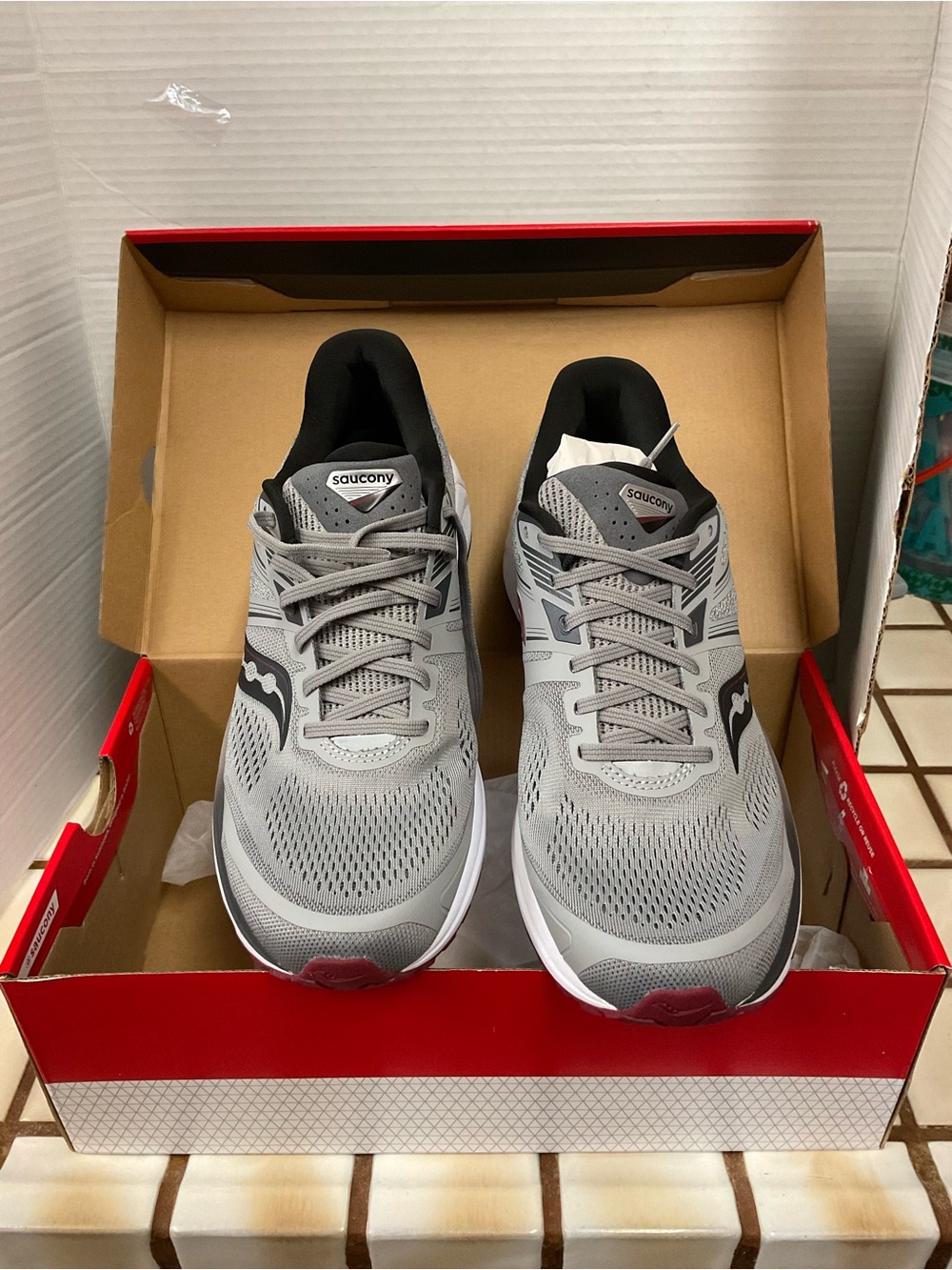 Saucony Gray and Black Men's Running Sneakers